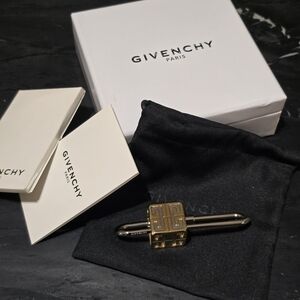 Givenchy 4G Padlock